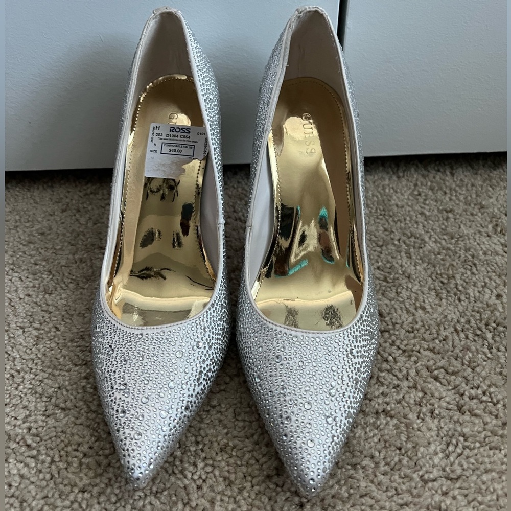 Womens Silver Seannie Embellished Pumps size 8.5m new no box